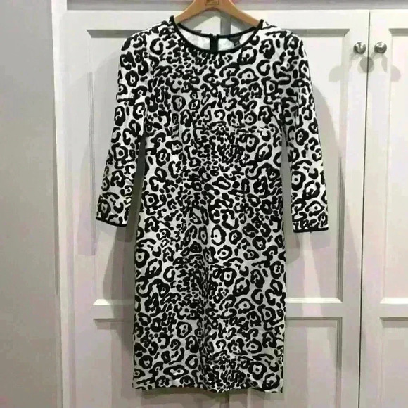 Ann Taylor Dresses & Skirts - Ann Taylor dress sz 4 Animal Print Black White 3/4 Sleeve Back Zip Business
